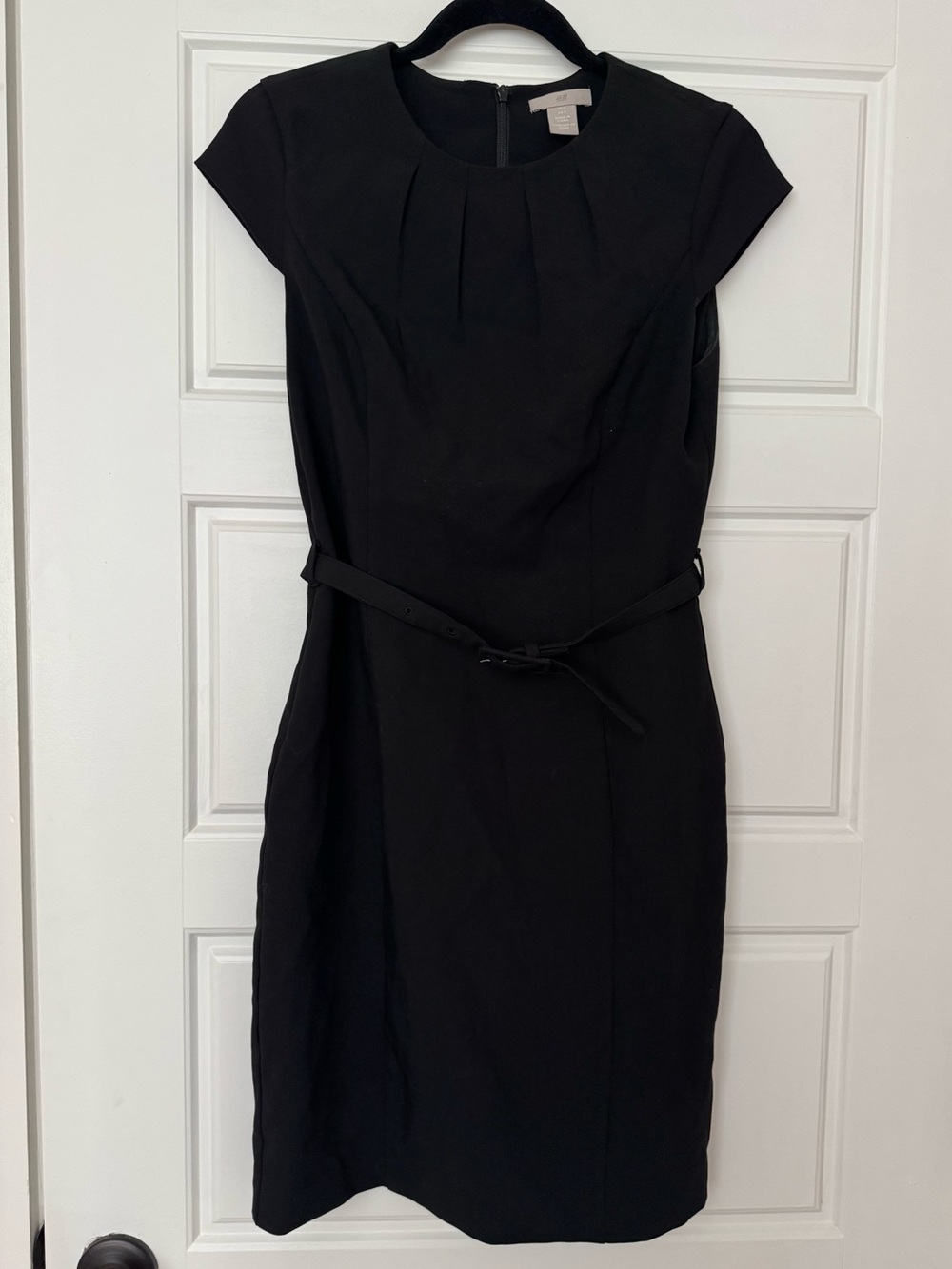 H&M Black Cap Sleeve Belted Sheath Dress - Picture 2 of 2